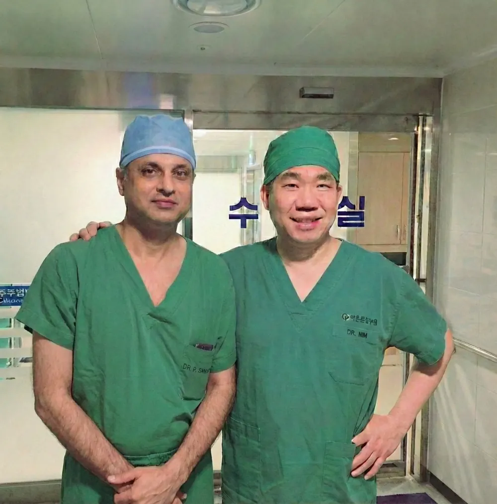 Dr. Himanshu Gaur during shoulder elbow and sports medicine fellowship training in Seoul
